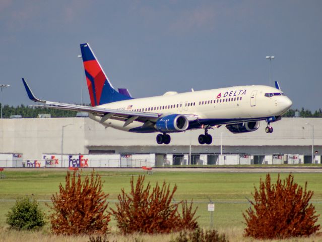 Boeing 737-800 (N3735D) - Coming in from DTW.  7/8/23.
