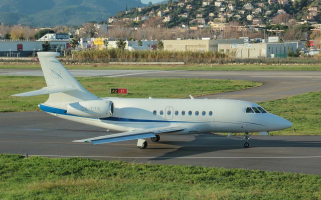 Dassault Falcon 2000 (CS-DTR)