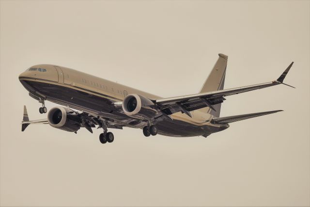 Boeing 737 MAX 8 (N702F) - Finally caught her up in the air. Shown here landing 23-L on 02-04-21 on return from a test flight.