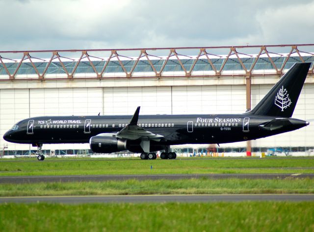 Boeing 757-200 (G-TCSX)