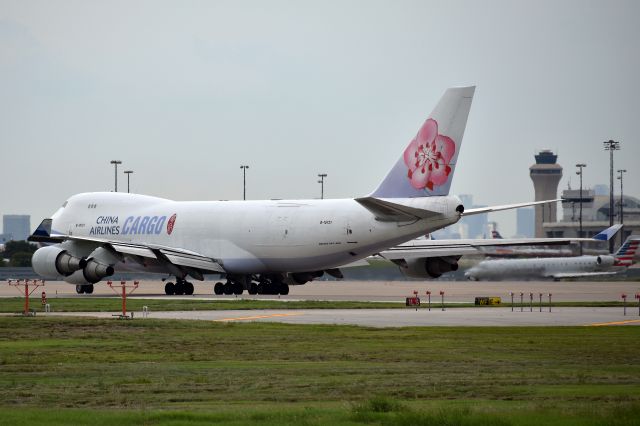 Boeing 747-400 (B-18721)