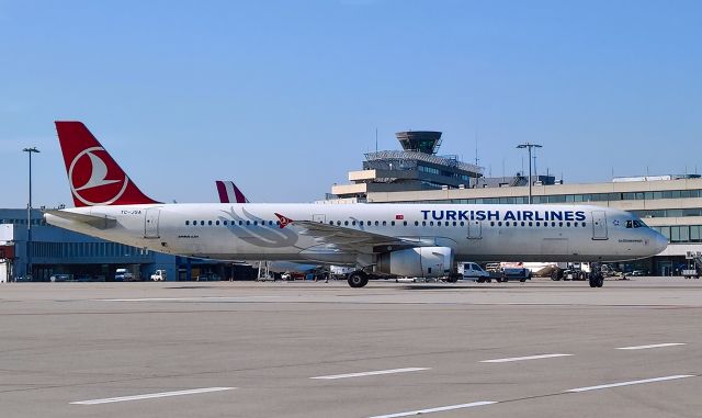 Airbus A321 (TC-JSA)