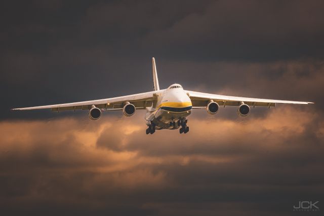 Antonov An-124 Ruslan (UR-82027)