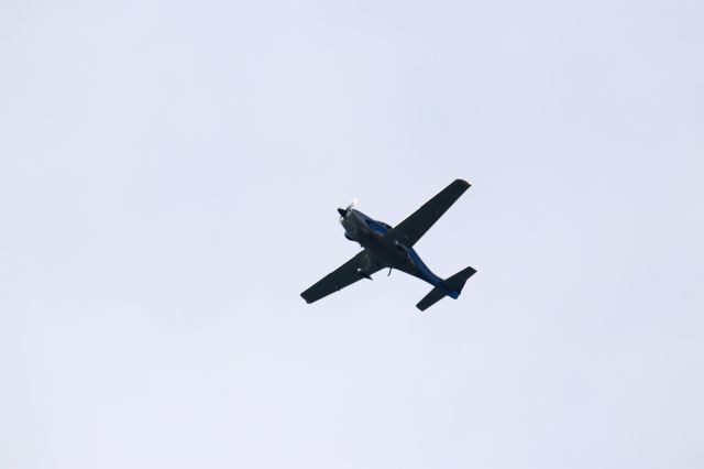 Cirrus SR-22 (N529BK) - As usual, looked UP