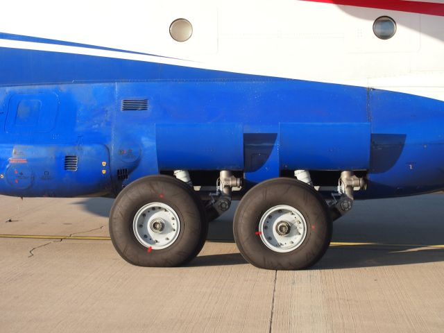 Antonov An-74-200 (RA-74015)