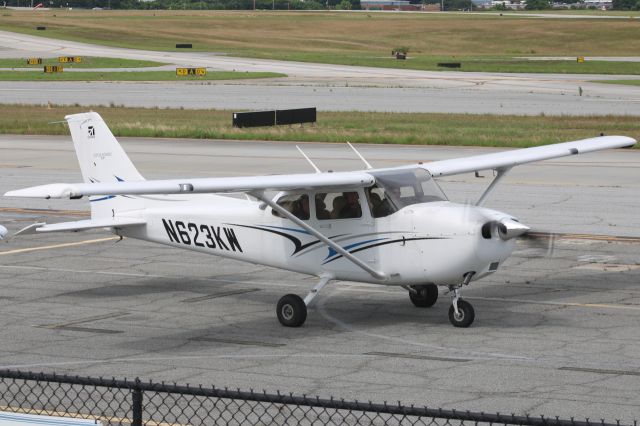 Cessna Skyhawk (N623KW) - This plane is used by Lanier Flight Center, so this plane MAY have been flying around Lake Lanier. Photo taken on 6/7/2020.