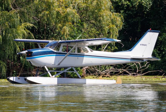 Cessna Skyhawk (N78424)