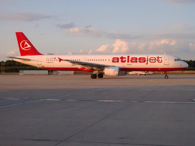 Airbus A321 (TC-ATR)