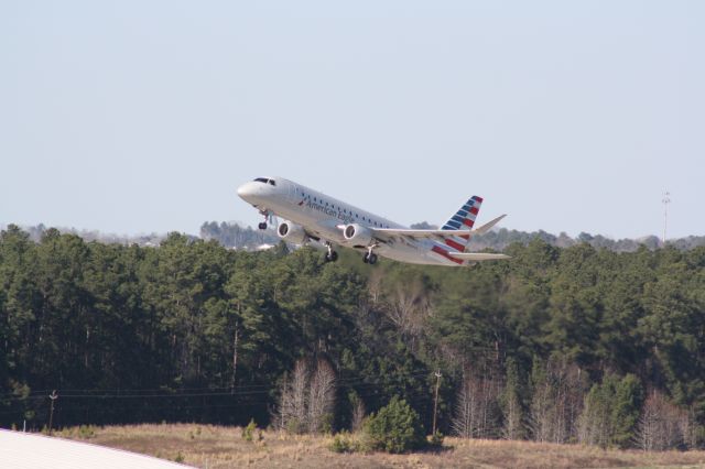 Embraer 170/175 (N434YX) - N434YX taking off runway 23R