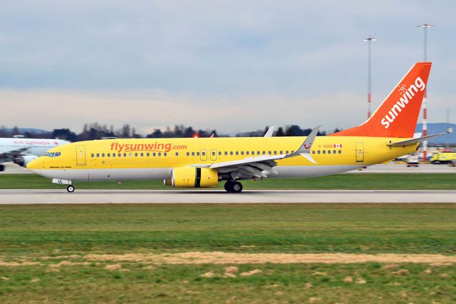 Boeing 737-800 (C-GUUL)