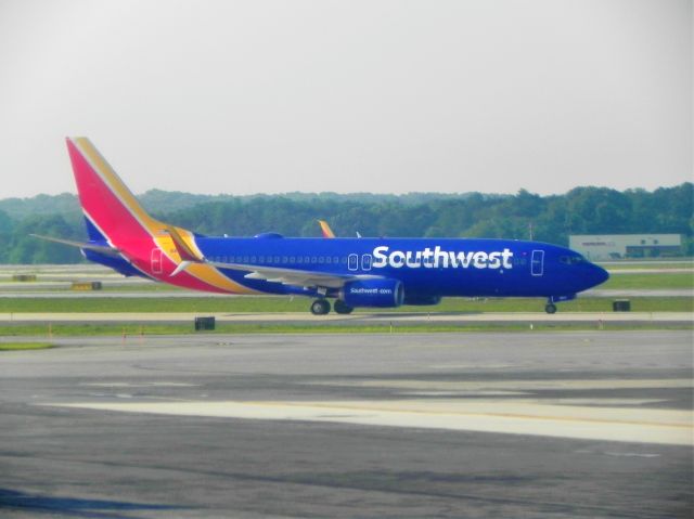 Boeing 737-800 (N8515X)