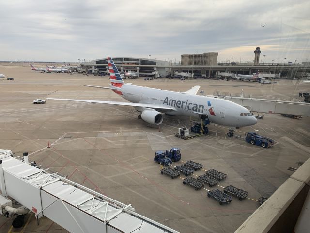 Boeing 777-200 (N753AN) - 777-200 Waiting to push back for KMIA on 13-Feb-19