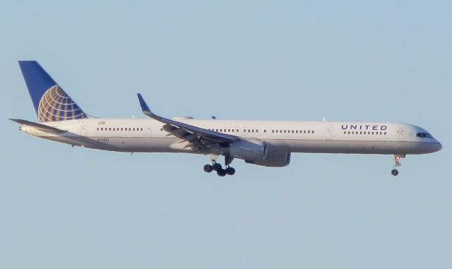 BOEING 757-300 (N75851) - The United Boeing 757-300"The Flying Pencil!"