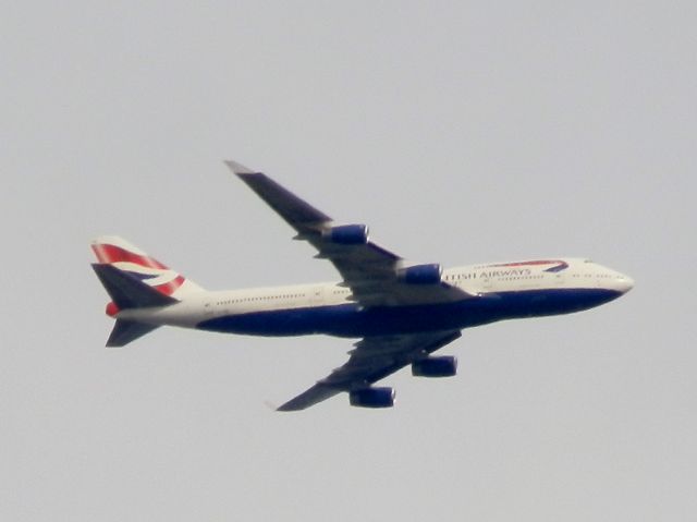 Boeing 747-400 (G-CIVN) - Descending