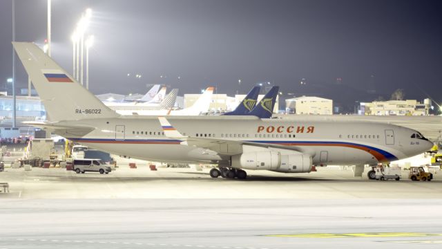 Ilyushin Il-96 (RA-96022)