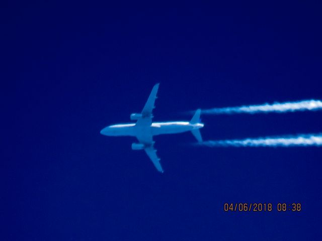 Airbus A320 (N413UA)