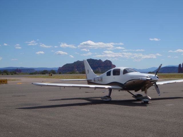 Cessna 400 (N774AW)