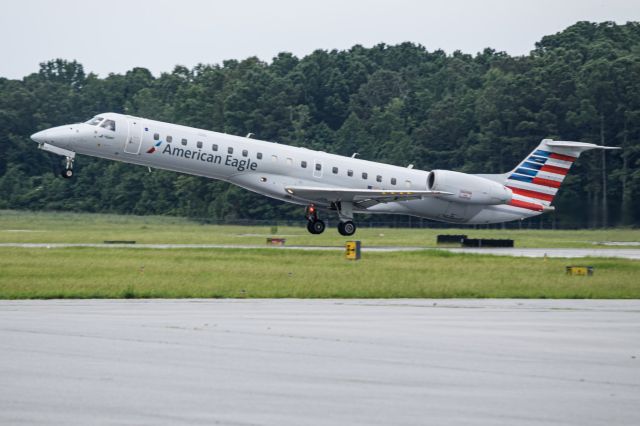 Embraer ERJ-145 (N933JN)