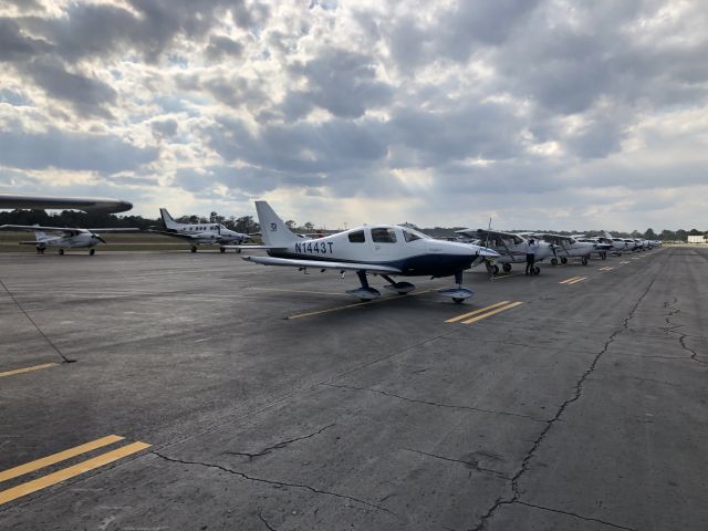 Cessna 350 (N1443T)