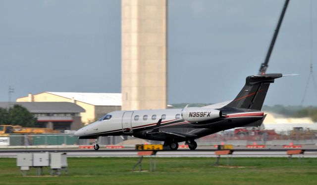 Embraer Phenom 300 (N359FX)