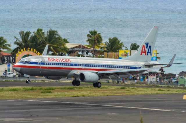 Boeing 737-700 — - March 22, 2013