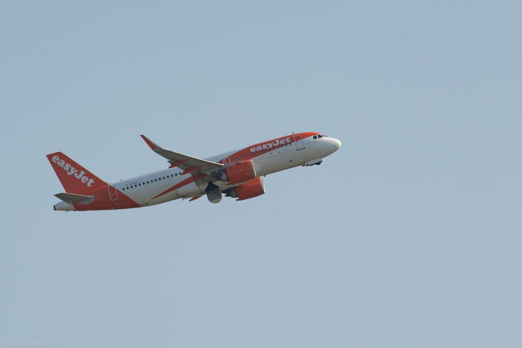 G-UZHT — - Takeoff from Copenhagen sep 2020
