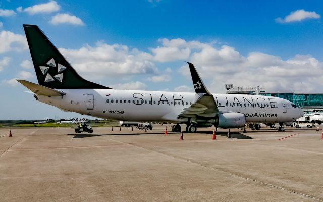 Boeing 737-800 (HP-1830CMP)