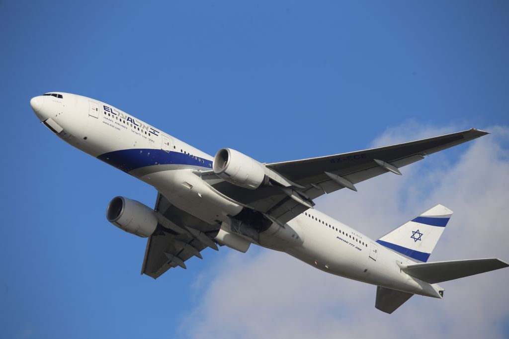 Boeing 777-200 (4X-ECE)