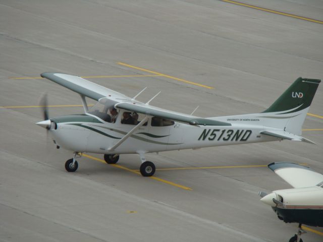 Cessna Skyhawk (N513ND)