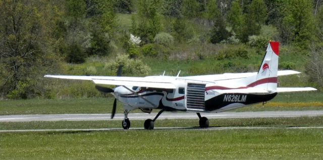 Cessna Caravan (N626LM) - Taxiing for departure is this 1998 Cessna 208B Grand Caravan currently configured for Sky Diving in the Spring of 2023.