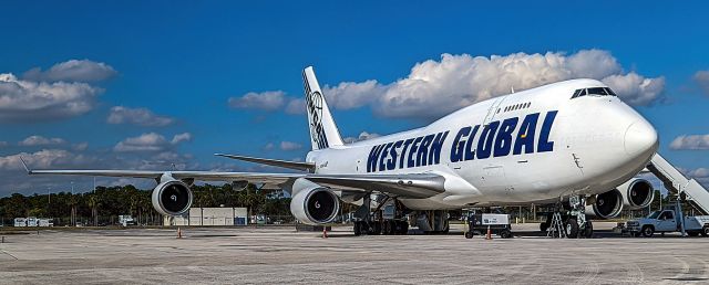 Boeing 747-400 (N452SN) - N452SN Western Global Airlines Boeing 747-48E(BDSF) s/n 25452 - Southwest Florida International Airport (KRSW)br /Fort Myers, Floridabr /Photo: David/Deborah Del Coro br /December 2, 2021 br /(TDelCoro)