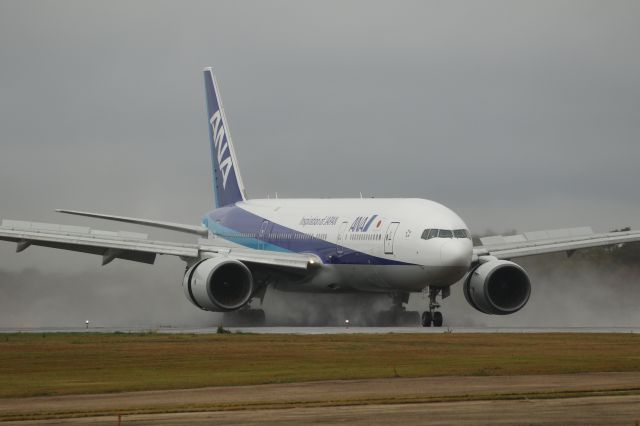 Boeing 777-200 (JA702A) - October 07th 2017:HND-HKD.