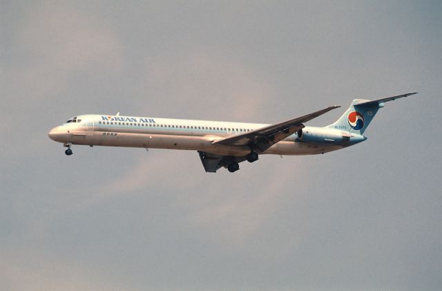McDonnell Douglas MD-80 (HL7273) - Final Approach to Narita Intl Airport Rwy34 on 1989/04/29