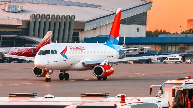 Sukhoi Superjet 100 (RA-89094)