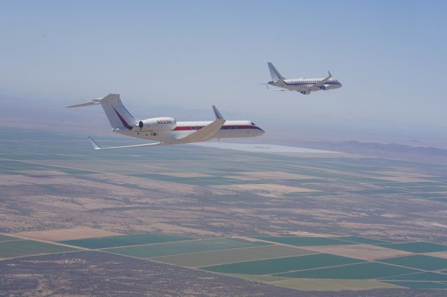 Gulfstream Aerospace Gulfstream V (N933H) - Formation Training, G550 and E170