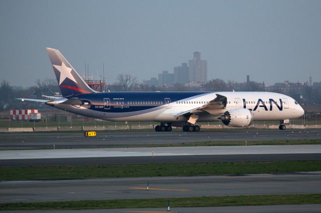 Boeing 787-9 Dreamliner (CC-BGI) - LAN533 in the departure queue for 31L before the 10hr flight back to SCL