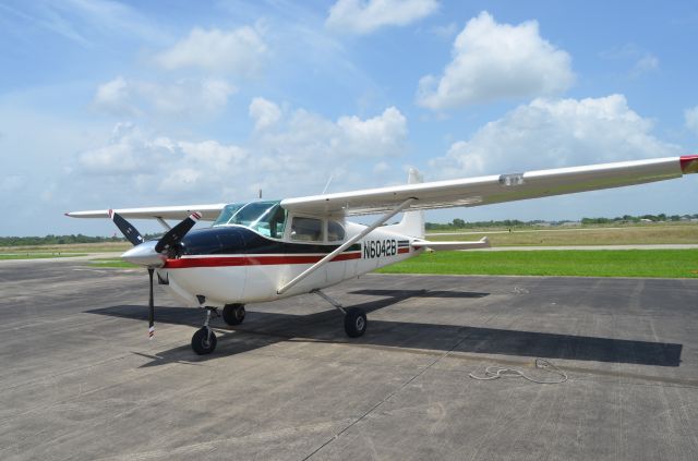 Cessna Skylane (N6042B) - Taken during the Pearland Airport open house and BBQ fly-in.