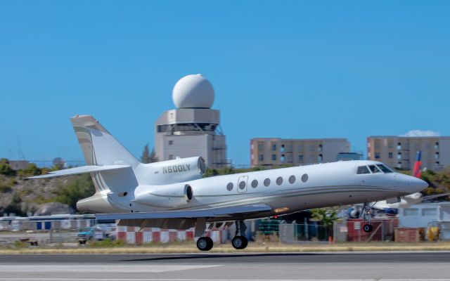 Dassault Falcon 50 (N600LY)