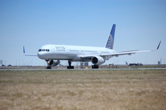 BOEING 757-300 (N73860)