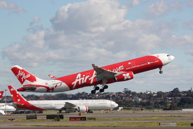 Airbus A330-300 (9M-XXB)