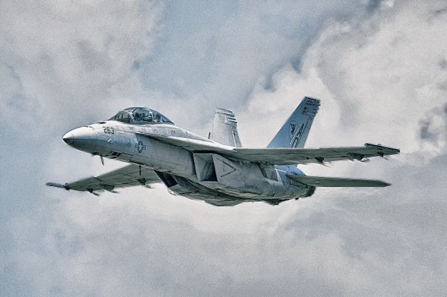 McDonnell Douglas FA-18 Hornet (N263) - U.S. Navy F/A-18F Super Hornet preforming at Battle Creek Air Show 2018.