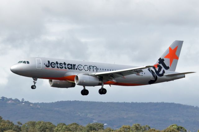 Airbus A320 (VH-VFD) - Airbus A320 Jetstar VH-VFD  R03 YPPH 25/07/17