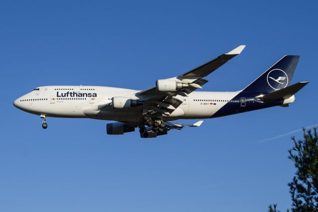 Boeing 747-400 (D-ABVY)