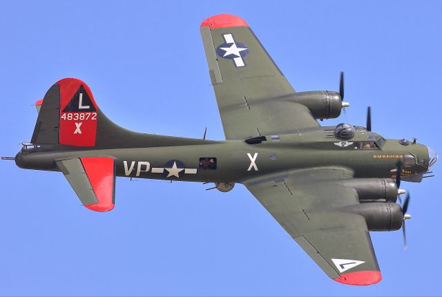 Boeing B-17 Flying Fortress (N7227C)