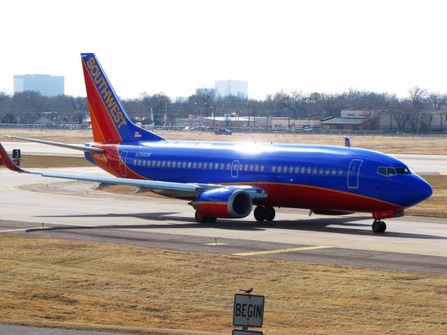 BOEING 737-300 (N384SW)