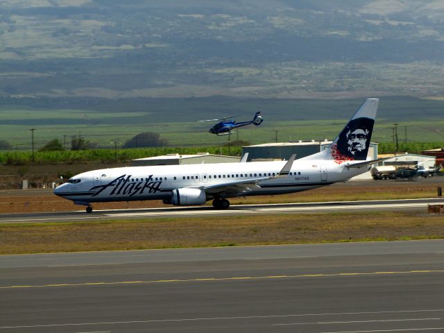 Boeing 737-800 (N517AS)