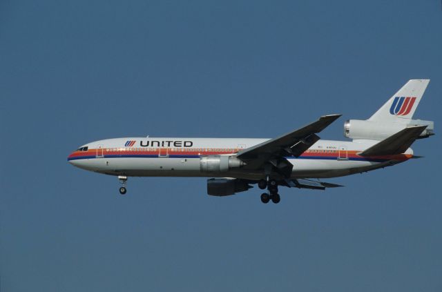 McDonnell Douglas DC-10 (N1853U) - Final Approach to Narita Intl Airport Rwy34 on 1991/04/20