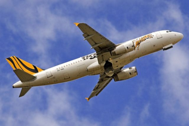 Airbus A320 (VH-VNG) - Getting airborne off runway 23 and heading to Melbourne on the last day of the Australian summer. Thursday 28th February 2013.