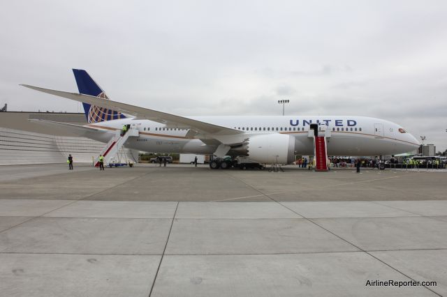 Boeing 787-8 (N20904) - The first united dreamliner waiting for first flight