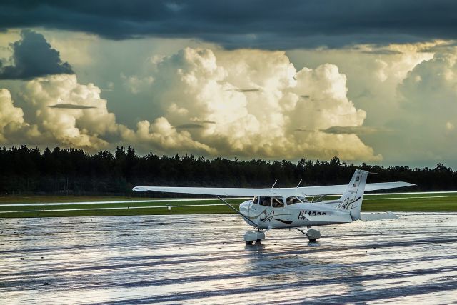 Cessna Skyhawk (N1433S) - Evening Departure